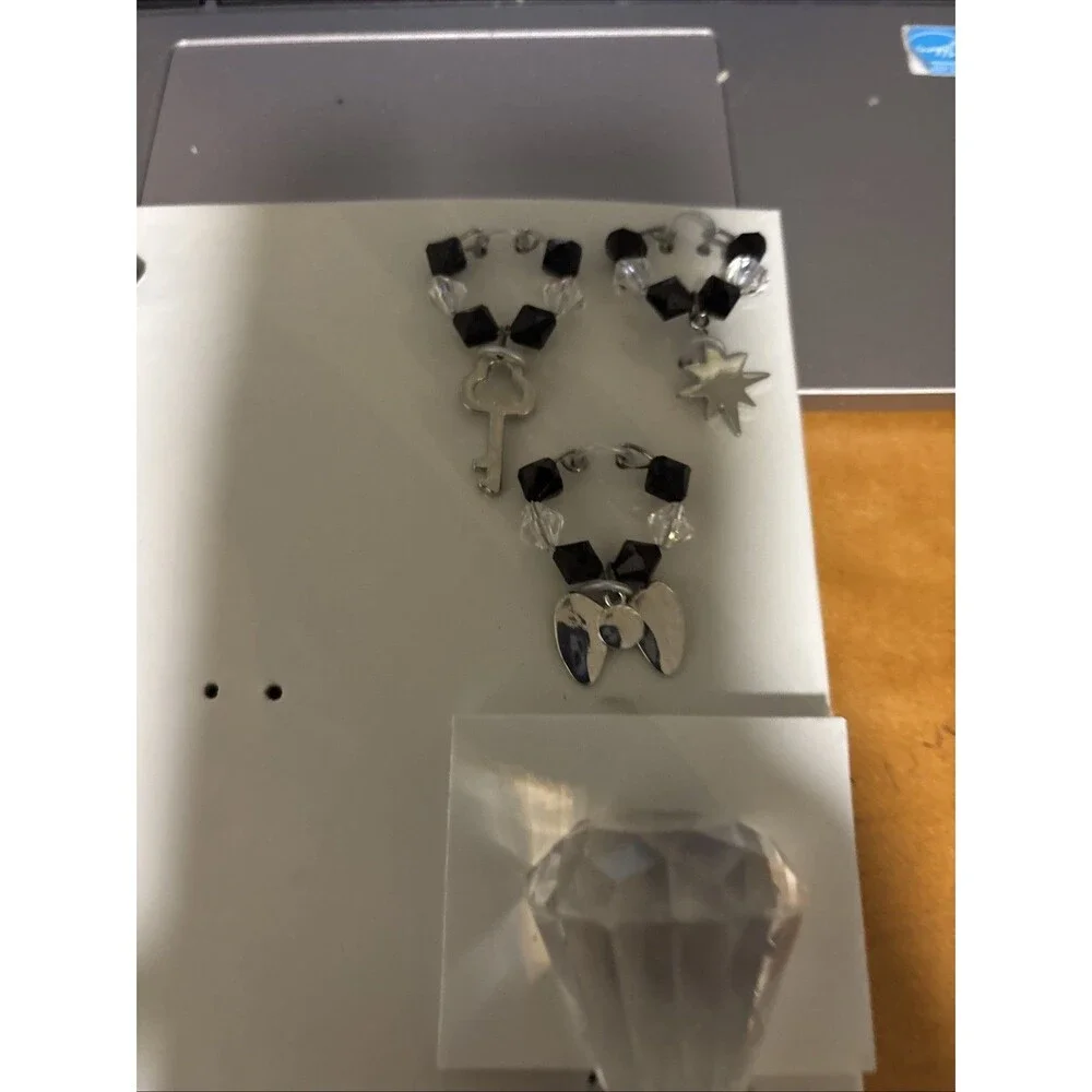 Fashion Wine Set Stoppers Party Holiday Set Missing Corkscrew